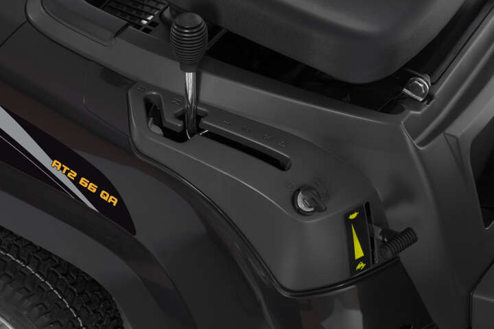 ALPINA Benzin-Rasentraktor AT2 66 QA